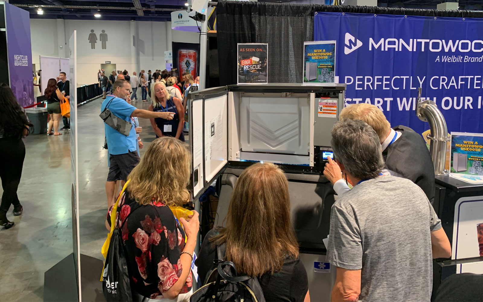 Nightclub Bar with Ice & Bev